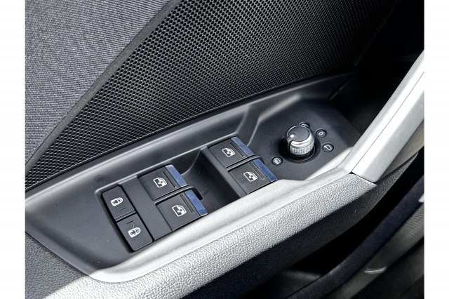 Audi A3 Limousine 35 TFSI 150PK Business edition Automaat | Cruise | B&O Audio | Virtual | €20.900,- Incl. BTW Audi A3 Limousine 35 TFSI 150PK Business edition Automaat | Cruise | B&O Audio | Virtual | €20.900,- Incl. BTW