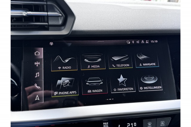Audi A3 Limousine 35 TFSI 150PK Business edition Automaat | Cruise | B&O Audio | Virtual | €20.900,- Incl. BTW Audi A3 Limousine 35 TFSI 150PK Business edition Automaat | Cruise | B&O Audio | Virtual | €20.900,- Incl. BTW