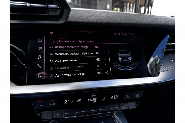 Audi A3 Limousine 35 TFSI 150PK Business edition Automaat | Cruise | B&O Audio | Virtual | €20.900,- Incl. BTW Audi A3 Limousine 35 TFSI 150PK Business edition Automaat | Cruise | B&O Audio | Virtual | €20.900,- Incl. BTW