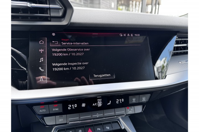 Audi A3 Limousine 35 TFSI 150PK Business edition Automaat | Cruise | B&O Audio | Virtual | €20.900,- Incl. BTW Audi A3 Limousine 35 TFSI 150PK Business edition Automaat | Cruise | B&O Audio | Virtual | €20.900,- Incl. BTW