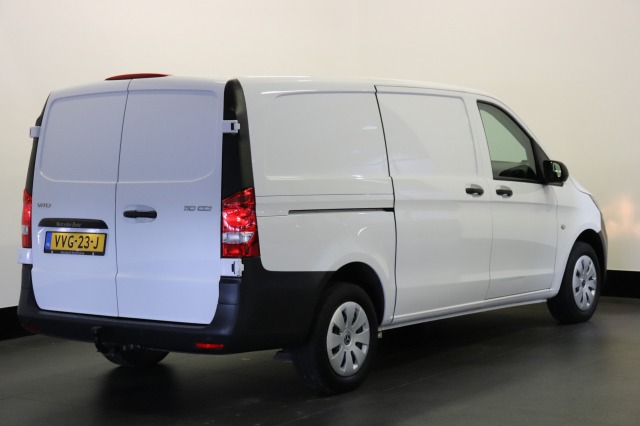 Mercedes-Benz Vito 110 CDI Lang EURO 6 - Airco - Cruise - PDC - Trekhaak - € 17.900,- Excl.