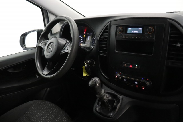 Mercedes-Benz Vito 110 CDI Lang EURO 6 - Airco - Cruise - PDC - Trekhaak - € 17.900,- Excl.