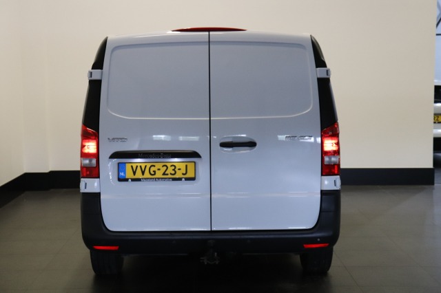 Mercedes-Benz Vito 110 CDI Lang EURO 6 - Airco - Cruise - PDC - Trekhaak - € 17.900,- Excl.