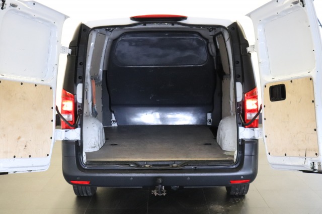 Mercedes-Benz Vito 110 CDI Lang EURO 6 - Airco - Cruise - PDC - Trekhaak - € 17.900,- Excl.