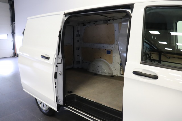 Mercedes-Benz Vito 110 CDI Lang EURO 6 - Airco - Cruise - PDC - Trekhaak - € 17.900,- Excl.