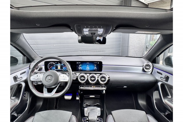Mercedes-Benz A-Klasse 180 Business Solution AMG | Pano | Memory | Burmester | €25.900,- incl. BTW