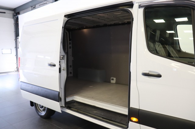 Mercedes-Benz Sprinter 317 CDI L2H1 EURO 6 - Airco - Navi - Cruise - € 22.900,- Excl. Mercedes-Benz Sprinter 317 CDI L2H1 EURO 6 - Airco - Navi - Cruise - € 22.900,- Excl.