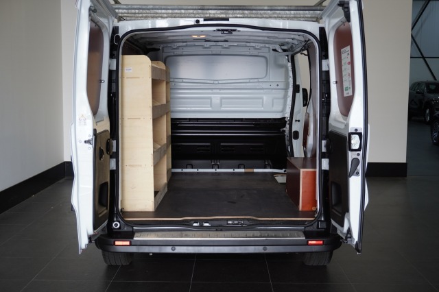 Renault Trafic 2.0 dCi 130PK EURO 6 - Airco - Navi - Cruise - €16.900,- Excl. Renault Trafic 2.0 dCi 130PK EURO 6 - Airco - Navi - Cruise - €16.900,- Excl.