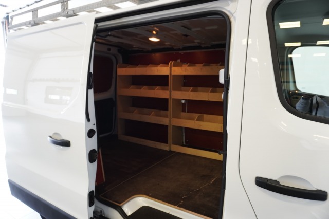 Renault Trafic 2.0 dCi 130PK EURO 6 - Airco - Navi - Cruise - €16.900,- Excl. Renault Trafic 2.0 dCi 130PK EURO 6 - Airco - Navi - Cruise - €16.900,- Excl.