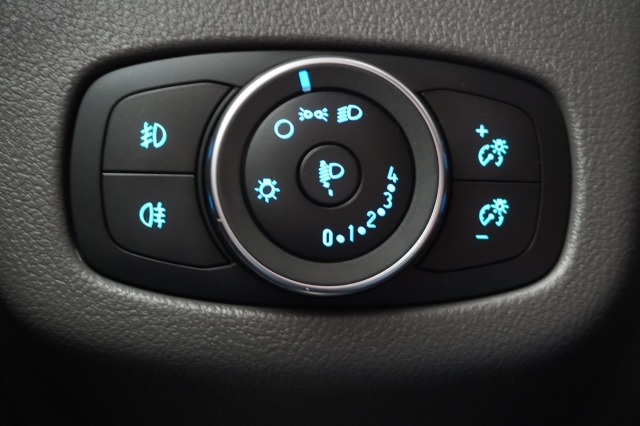 Ford Transit Connect 1.5 EcoBlue 120PK L2 EURO 6 - Airco - Voorruit verw - Radio - €12.950,- Excl. Ford Transit Connect 1.5 EcoBlue 120PK L2 EURO 6 - Airco - Voorruit verw - Radio - €12.950,- Excl.