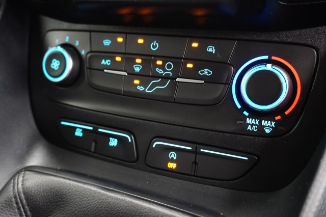 Ford Transit Connect 1.5 EcoBlue 120PK L2 EURO 6 - Airco - Voorruit verw - Radio - €12.950,- Excl. Ford Transit Connect 1.5 EcoBlue 120PK L2 EURO 6 - Airco - Voorruit verw - Radio - €12.950,- Excl.