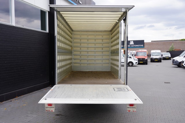 Ford Transit 2.0 TDCI L4 130PK Bakwagen EURO 6 - LAADKLEP - Airco - Navi - € 21.950,- Excl.