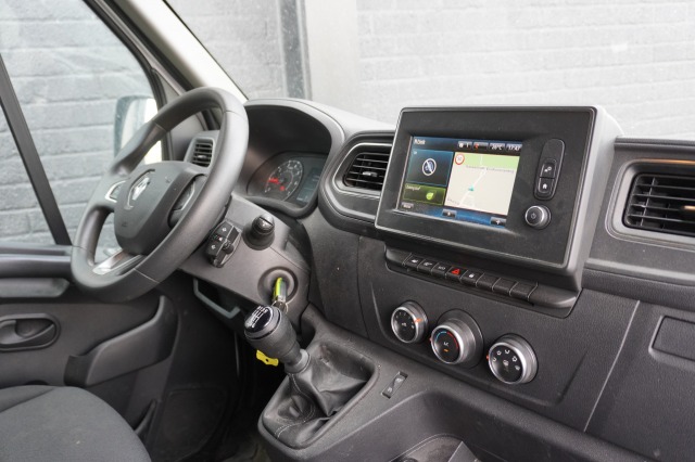 Renault Master 2.3 dCi 150PK L2H2 EURO 6 - Airco - Navi - Cruise - €14.950,- Excl. Renault Master 2.3 dCi 150PK L2H2 EURO 6 - Airco - Navi - Cruise - €14.950,- Excl.