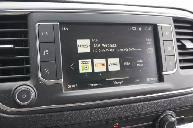 Opel Vivaro 2.0 CDTI 120PK L3 Dubbele Cabine EURO 6 - Airco - Navi - Cruise - €15.900,- Excl. Opel Vivaro 2.0 CDTI 120PK L3 Dubbele Cabine EURO 6 - Airco - Navi - Cruise - €15.900,- Excl.