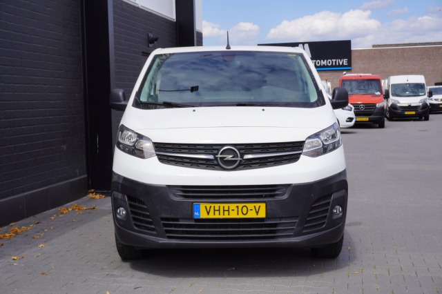 Opel Vivaro 2.0 CDTI 120PK L3 Dubbele Cabine EURO 6 - Airco - Navi - Cruise - €15.900,- Excl. Opel Vivaro 2.0 CDTI 120PK L3 Dubbele Cabine EURO 6 - Airco - Navi - Cruise - €15.900,- Excl.