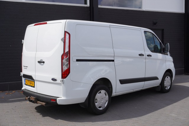 Ford Transit Custom 2.0 TDCI EURO 6 - Airco - Cruise - PDC - € 12.950,- Excl. Ford Transit Custom 2.0 TDCI EURO 6 - Airco - Cruise - PDC - € 12.950,- Excl.