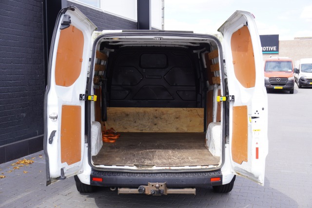 Ford Transit Custom 2.0 TDCI EURO 6 - Airco - Cruise - PDC - € 12.950,- Excl.