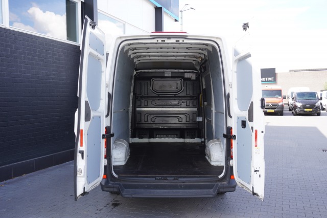 Volkswagen Crafter 2.0 TDI L2H2 EURO 6 - Airco - Cruise - €17.950,- Excl. Volkswagen Crafter 2.0 TDI L2H2 EURO 6 - Airco - Cruise - €17.950,- Excl.