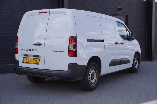 Peugeot Partner 1.5 BlueHDi 102PK L2 EURO 6 - Airco - Cruise - Camera - €16.950,- Excl. Peugeot Partner 1.5 BlueHDi 102PK L2 EURO 6 - Airco - Cruise - Camera - €16.950,- Excl.