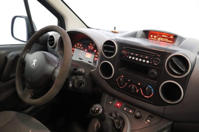 Peugeot Partner 120 1.6 e-HDI - Imperiaal - Trekhaak - Carkit - €1.990 ,- Ex. BTW