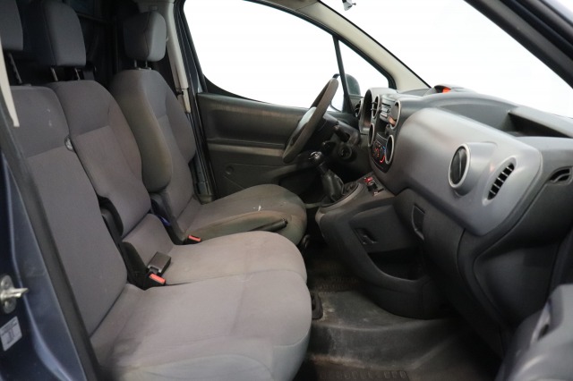 Peugeot Partner 120 1.6 e-HDI - Imperiaal - Trekhaak - Carkit - €1.990 ,- Ex. BTW
