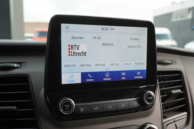 Ford Transit Custom 2.0 TDCI 130PK L2 EURO 6 - Airco - Navi - Cruise - €12.950,- Excl. Ford Transit Custom 2.0 TDCI 130PK L2 EURO 6 - Airco - Navi - Cruise - €12.950,- Excl.