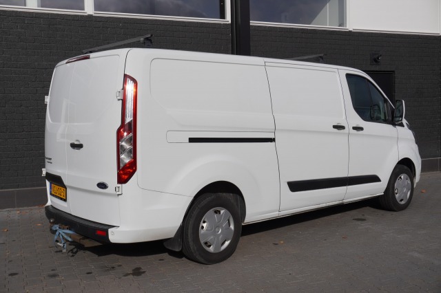 Ford Transit Custom 2.0 TDCI 130PK L2 EURO 6 - Airco - Navi - Cruise - €12.950,- Excl. Ford Transit Custom 2.0 TDCI 130PK L2 EURO 6 - Airco - Navi - Cruise - €12.950,- Excl.