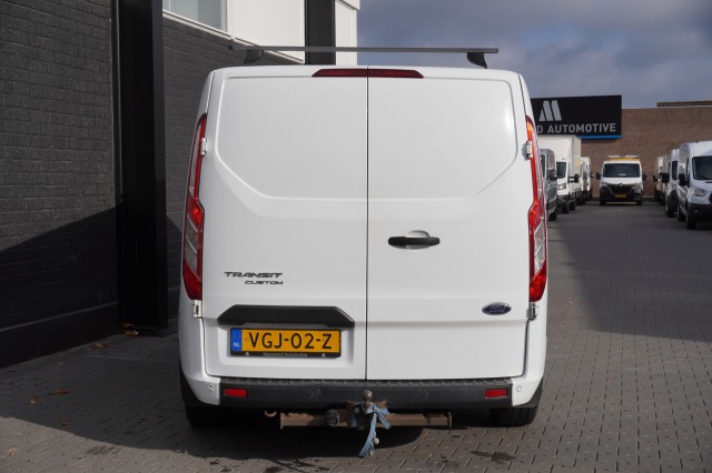 Ford Transit Custom 2.0 TDCI 130PK L2 EURO 6 - Airco - Navi - Cruise - €12.950,- Excl. Ford Transit Custom 2.0 TDCI 130PK L2 EURO 6 - Airco - Navi - Cruise - €12.950,- Excl.