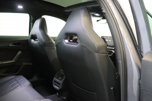 CUPRA Formentor 1.4 e-Hybrid 245PK VZ Black Edition | Pano | 360 Camera | Kuipstoel Leder | ACC | Memory | €22.900,- incl. BTW
