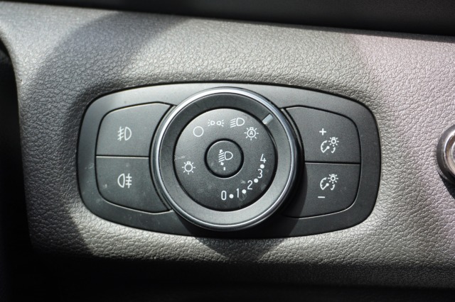 Ford Transit Custom 2.0 TDCI 2x Schuifdeur EURO 6 - Airco - Navi - Cruise - €12.950,- Excl. Ford Transit Custom 2.0 TDCI 2x Schuifdeur EURO 6 - Airco - Navi - Cruise - €12.950,- Excl.