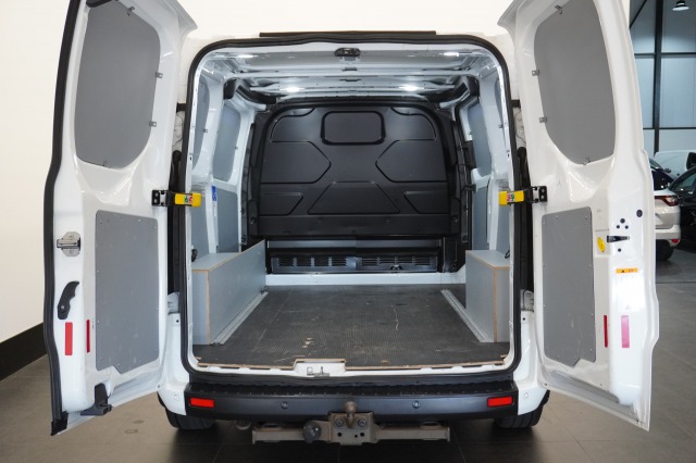 Ford Transit Custom 2.0 TDCI EURO 6 - Airco - Navi - Cruise - €13.900,- Excl. Ford Transit Custom 2.0 TDCI EURO 6 - Airco - Navi - Cruise - €13.900,- Excl.