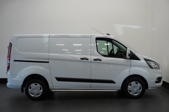 Ford Transit Custom 2.0 TDCI EURO 6 - Airco - Navi - Cruise - €13.900,- Excl. Ford Transit Custom 2.0 TDCI EURO 6 - Airco - Navi - Cruise - €13.900,- Excl.