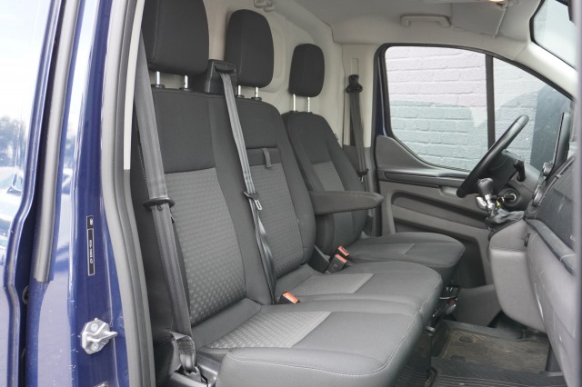 Ford Transit Custom 2.0 TDCI 130PK L2 EURO 6 - Airco - Navi - Cruise - €12.900,- Excl.