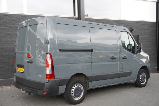 Renault Master 2.3 dCi 135PK EURO 6 - Airco - Navi - Cruise - €14.900,- Excl. Renault Master 2.3 dCi 135PK EURO 6 - Airco - Navi - Cruise - €14.900,- Excl.