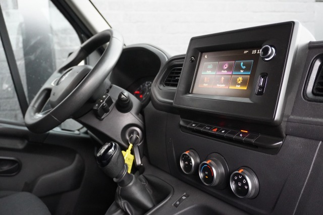 Renault Master 2.3 dCi 135PK EURO 6 - Airco - Navi - Cruise - €14.900,- Excl. Renault Master 2.3 dCi 135PK EURO 6 - Airco - Navi - Cruise - €14.900,- Excl.