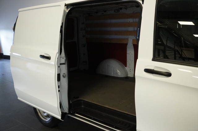 Mercedes-Benz Vito 110 CDI Lang EURO 6 - Airco - Cruise - Trekhaak - €15.900,- Excl. Mercedes-Benz Vito 110 CDI Lang EURO 6 - Airco - Cruise - Trekhaak - €15.900,- Excl.