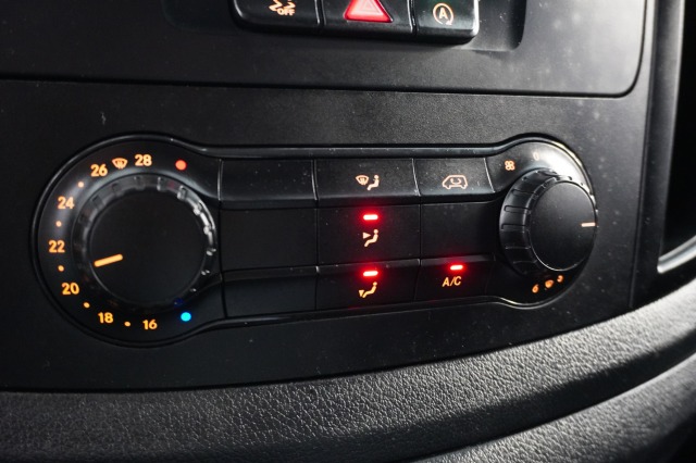 Mercedes-Benz Vito 110 CDI Lang EURO 6 - Airco - Cruise - Trekhaak - €15.900,- Excl. Mercedes-Benz Vito 110 CDI Lang EURO 6 - Airco - Cruise - Trekhaak - €15.900,- Excl.