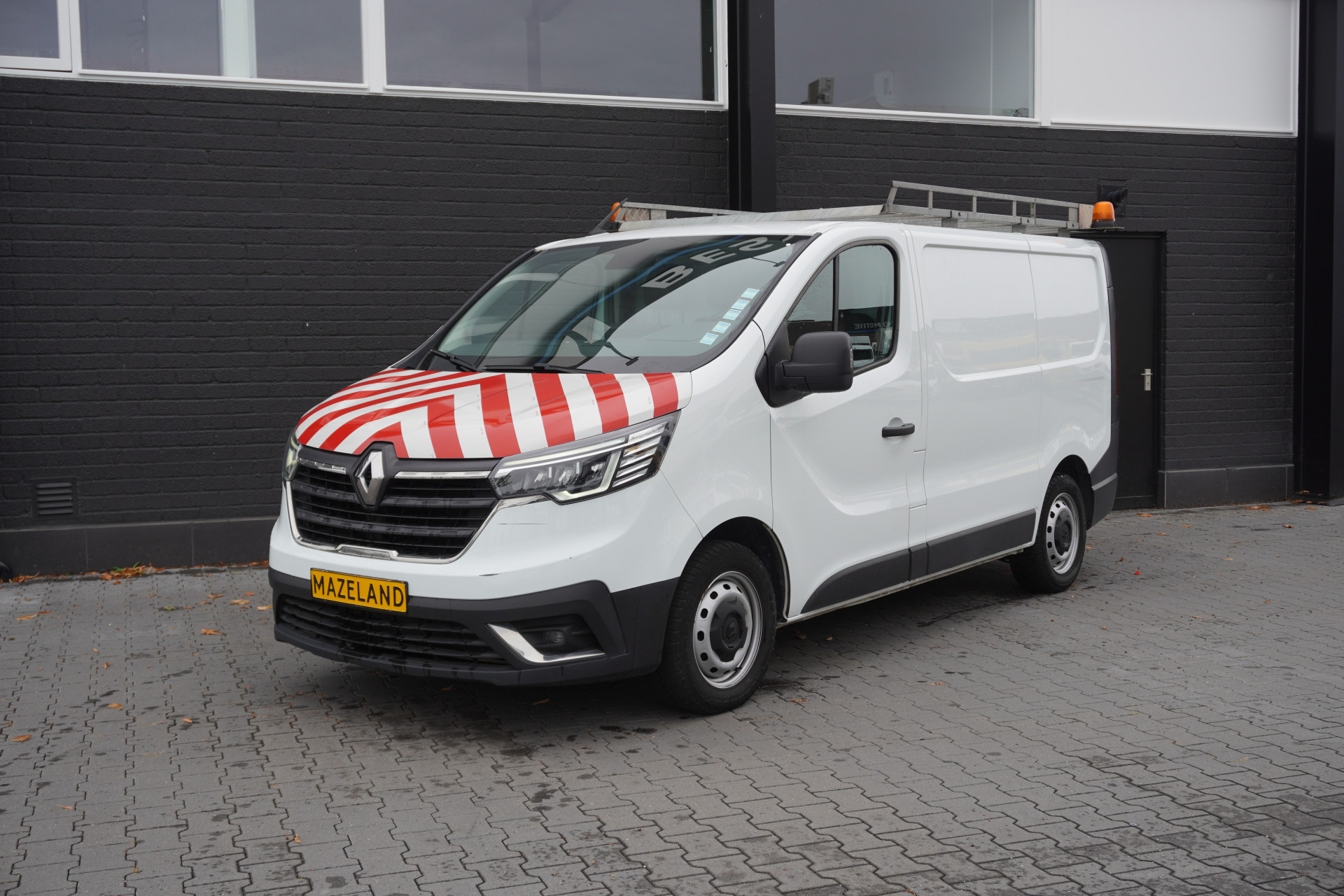 Renault Trafic 2.0 Blue dCi 130PK EURO 6 - Airco - Navi - Cruise - €15.950,- Excl. Renault Trafic 2.0 Blue dCi 130PK EURO 6 - Airco - Navi - Cruise - €15.950,- Excl.