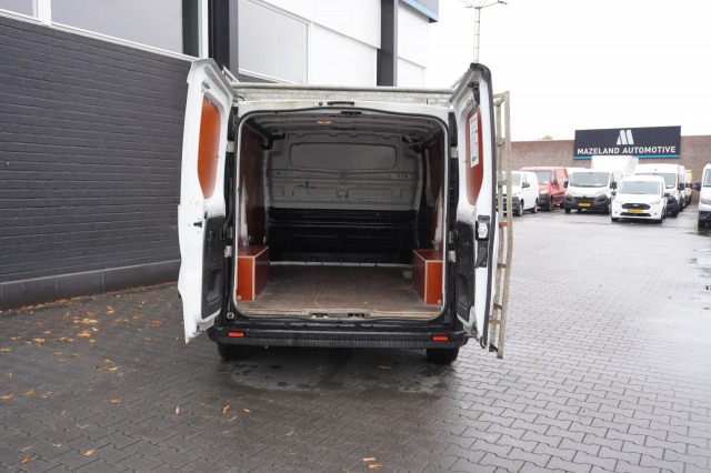 Renault Trafic 2.0 Blue dCi 130PK EURO 6 - Airco - Navi - Cruise - €15.950,- Excl. Renault Trafic 2.0 Blue dCi 130PK EURO 6 - Airco - Navi - Cruise - €15.950,- Excl.