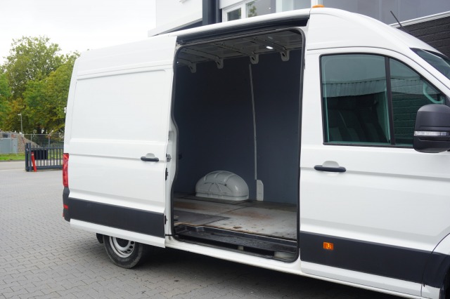 Volkswagen Crafter 2.0 TDI 170PK L3H3 Automaat EURO 6 - Airco - Navi - Cruise - €18.900,- Excl. Volkswagen Crafter 2.0 TDI 170PK L3H3 Automaat EURO 6 - Airco - Navi - Cruise - €18.900,- Excl.