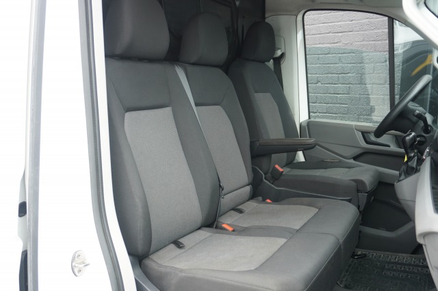 Volkswagen Crafter 2.0 TDI 170PK L3H3 Automaat EURO 6 - Airco - Navi - Cruise - €18.900,- Excl. Volkswagen Crafter 2.0 TDI 170PK L3H3 Automaat EURO 6 - Airco - Navi - Cruise - €18.900,- Excl.