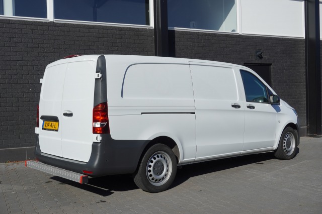 Mercedes-Benz Vito 114 CDI XL Automaat 2x Schuifdeur EURO 6 - AC/Climate - Navi - Cruise - €16.900,- Excl. Mercedes-Benz Vito 114 CDI XL Automaat 2x Schuifdeur EURO 6 - AC/Climate - Navi - Cruise - €16.900,- Excl.