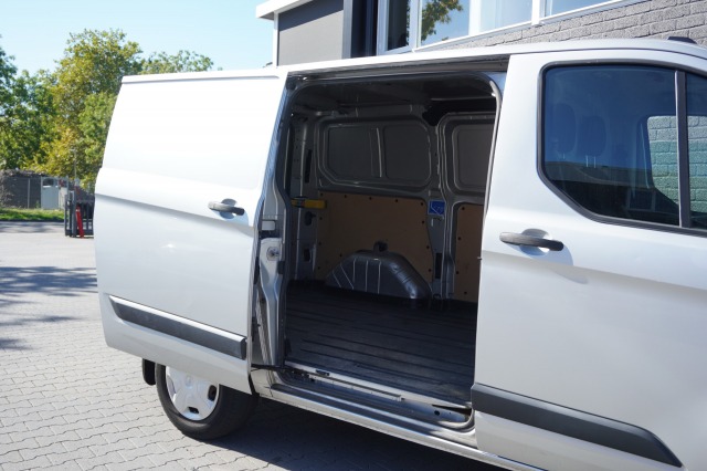 Ford Transit Custom 2.0 TDCI EURO 6 - Airco - Cruise - Navi - €13.900,- Excl.
