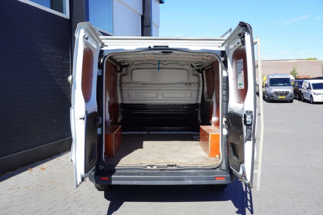 Renault Trafic 2.0 dCi 130PK EURO 6 Airco - Navi - Cruise - €15.950,- Excl. Renault Trafic 2.0 dCi 130PK EURO 6 Airco - Navi - Cruise - €15.950,- Excl.