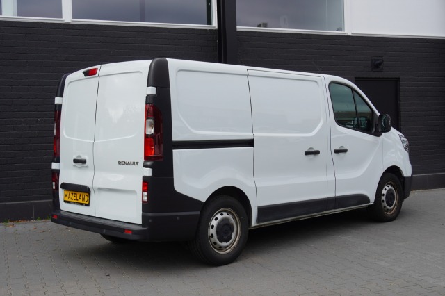 Renault Trafic 2.0 dCi 130PK EURO 6 - Airco - Navi - Cruise - €15.950,- Excl. Renault Trafic 2.0 dCi 130PK EURO 6 - Airco - Navi - Cruise - €15.950,- Excl.