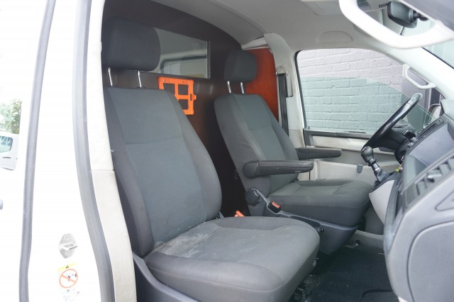 Volkswagen Transporter 2.0 TDI Dubbele Schuifdeur EURO 6 - Airco - Navi - Cruise - €11.950,- Excl. Volkswagen Transporter 2.0 TDI Dubbele Schuifdeur EURO 6 - Airco - Navi - Cruise - €11.950,- Excl.