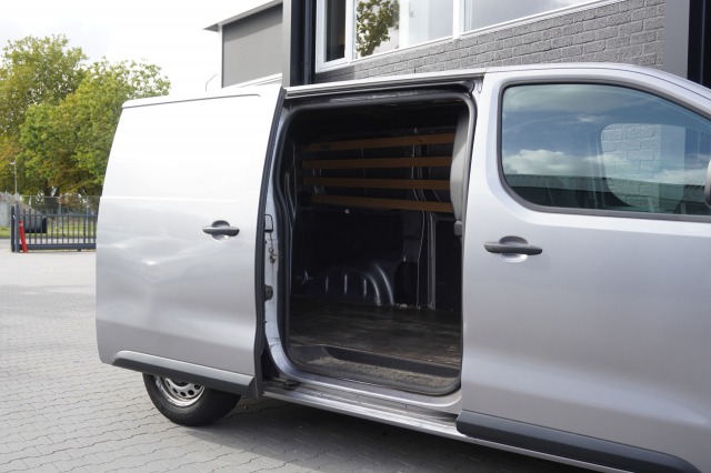 Peugeot Expert 1.5 BlueHDI L2 EURO 6 - Airco - Cruise - Carplay - €13.900,- Excl.