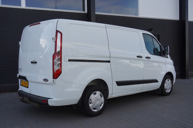 Ford Transit Custom 2.0 TDCI EURO 6 - Airco - Cruise - PDC - €13.950,- Excl.