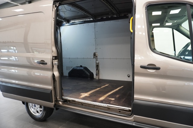 Ford Transit 2.0 TDCI 185PK L2H2 EURO 6 - Airco - Navi - Stoelverw. - €16.900,- Excl.