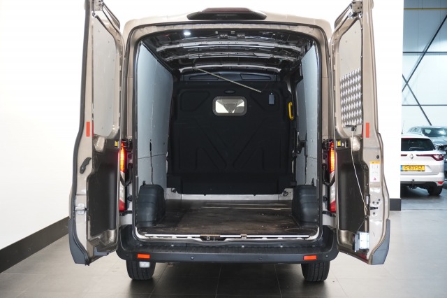 Ford Transit 2.0 TDCI 185PK L2H2 EURO 6 - Airco - Navi - Stoelverw. - €16.900,- Excl.